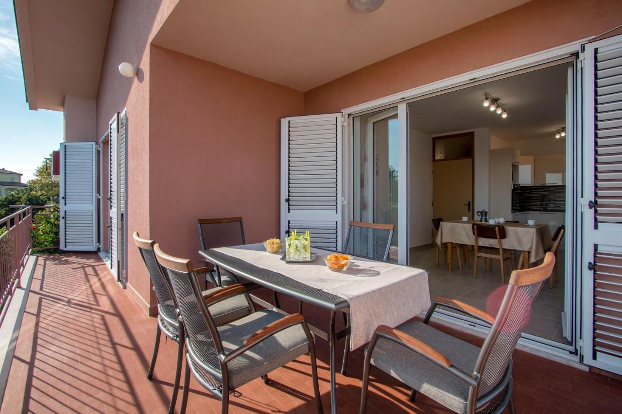 Apartment Rubina With Secure Parking Medulin Exterior foto
