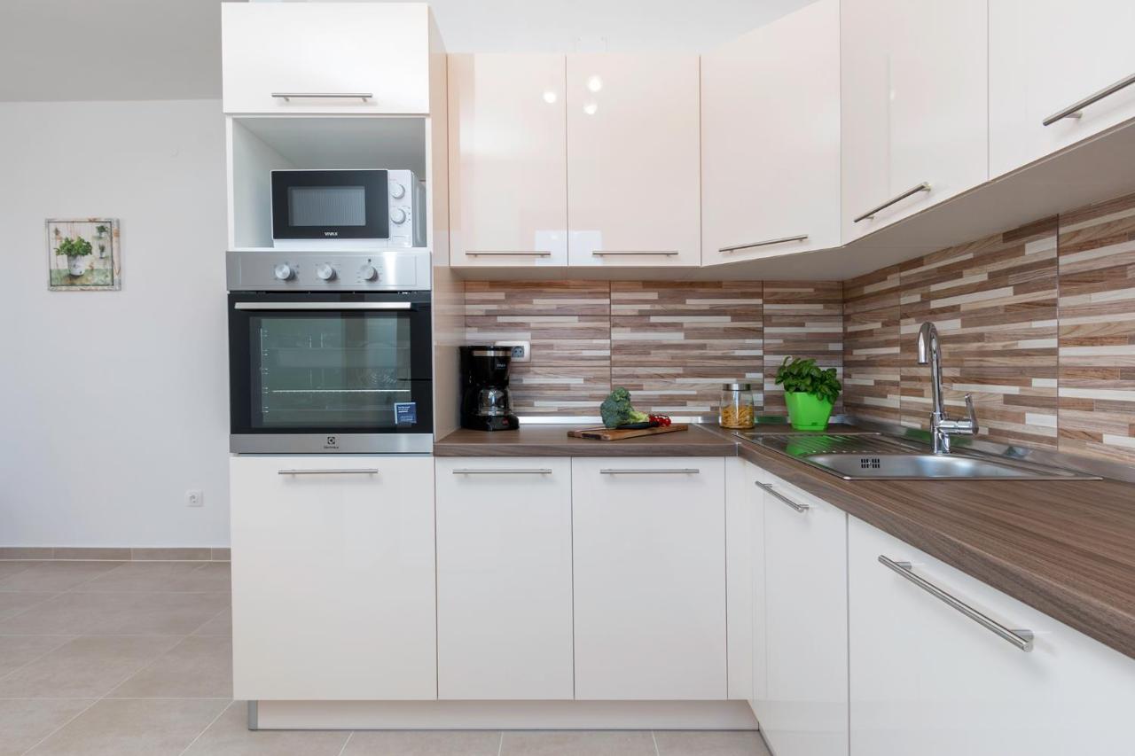 Apartment Rubina With Secure Parking Medulin Exterior foto