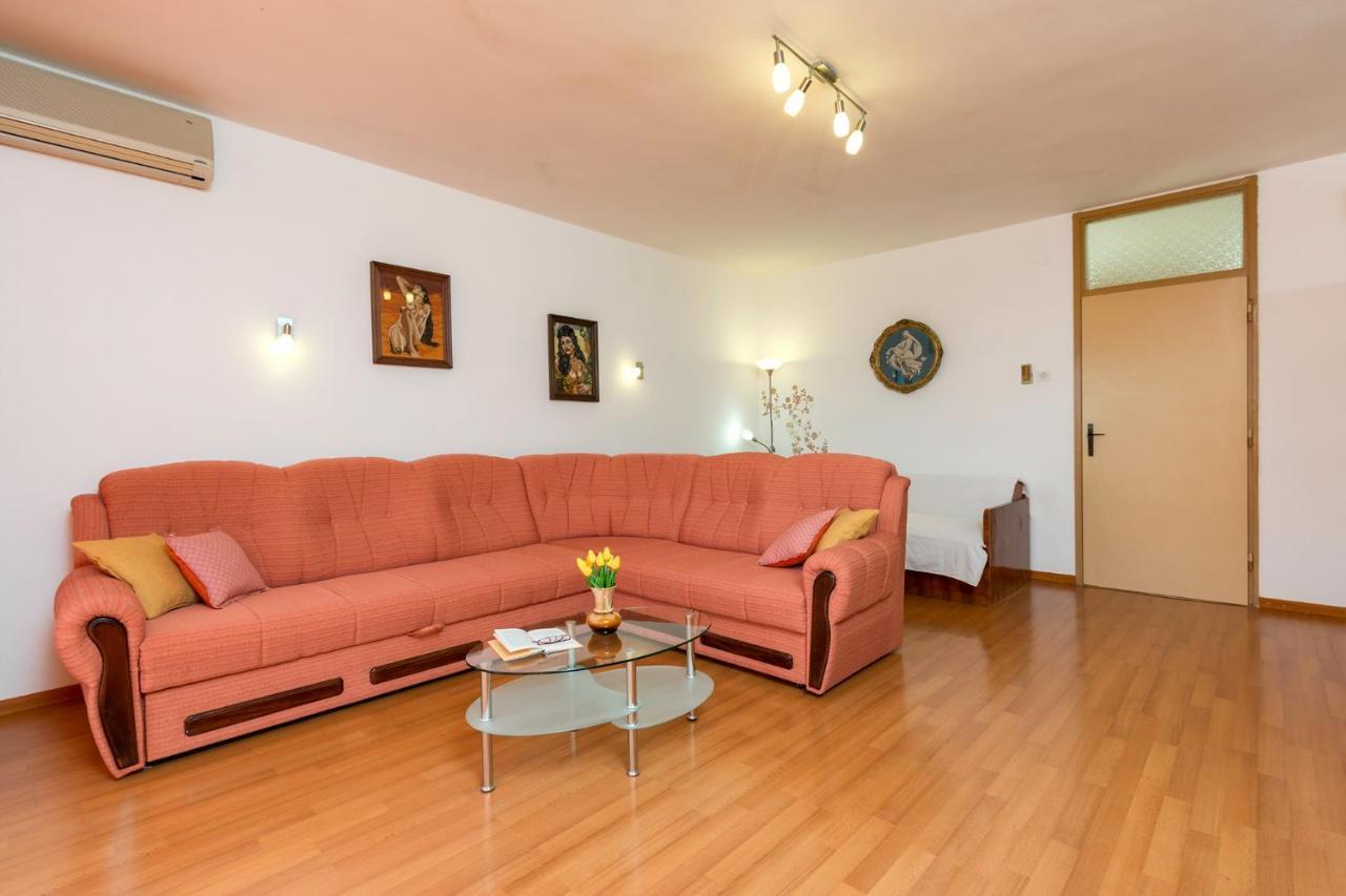 Apartment Rubina With Secure Parking Medulin Exterior foto