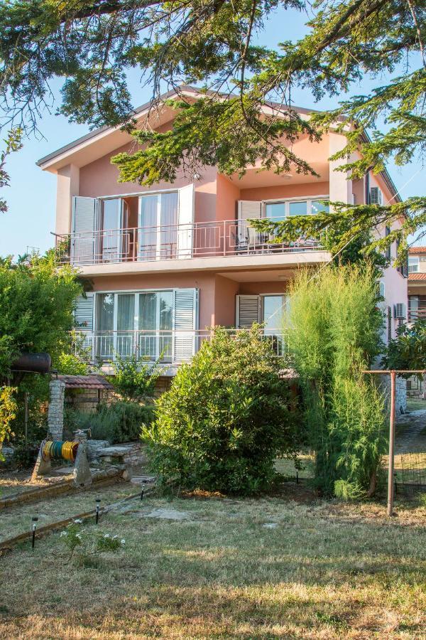 Apartment Rubina With Secure Parking Medulin Exterior foto
